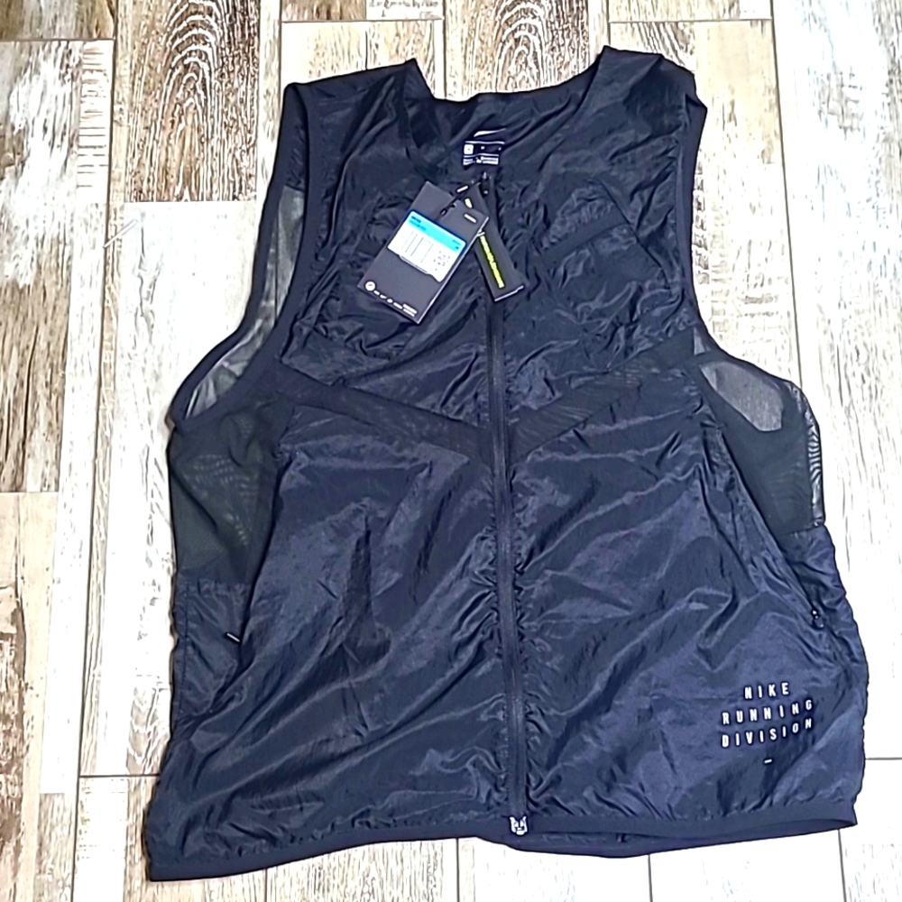 Nike Mens Black Run Division Pinnacle Lightweight Running Vest S,M,XL DA1319-010